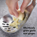 Cucchiaio grattugia multifunzione in acciaio inossidabile