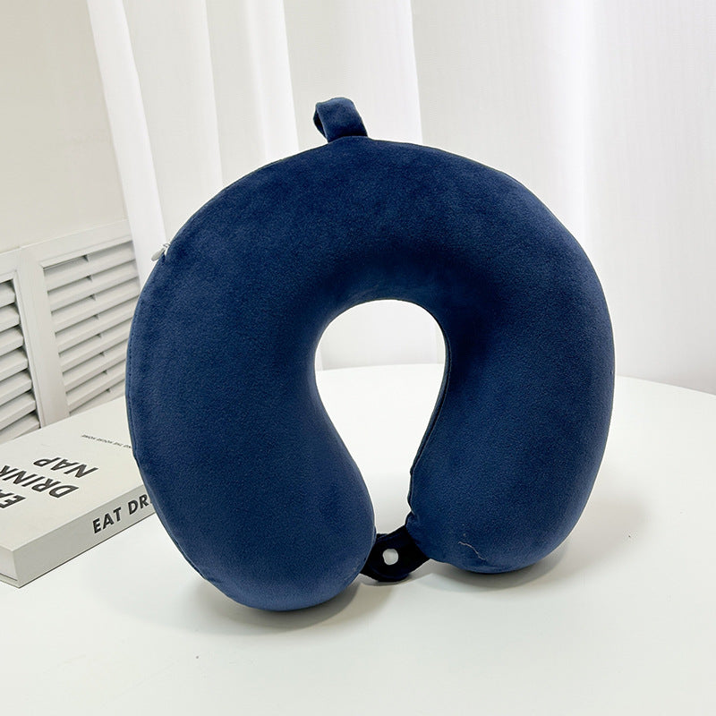 Cuscino cervicale da viaggio con chiusura innovativa