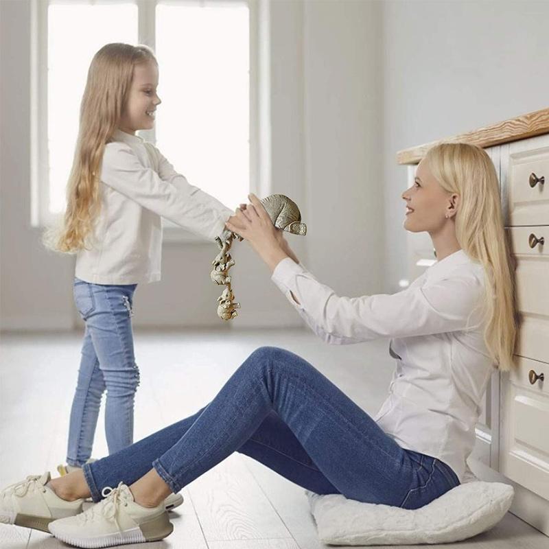 Elefanti seduti decorativi dipinti a mano