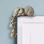 Elefanti seduti decorativi dipinti a mano