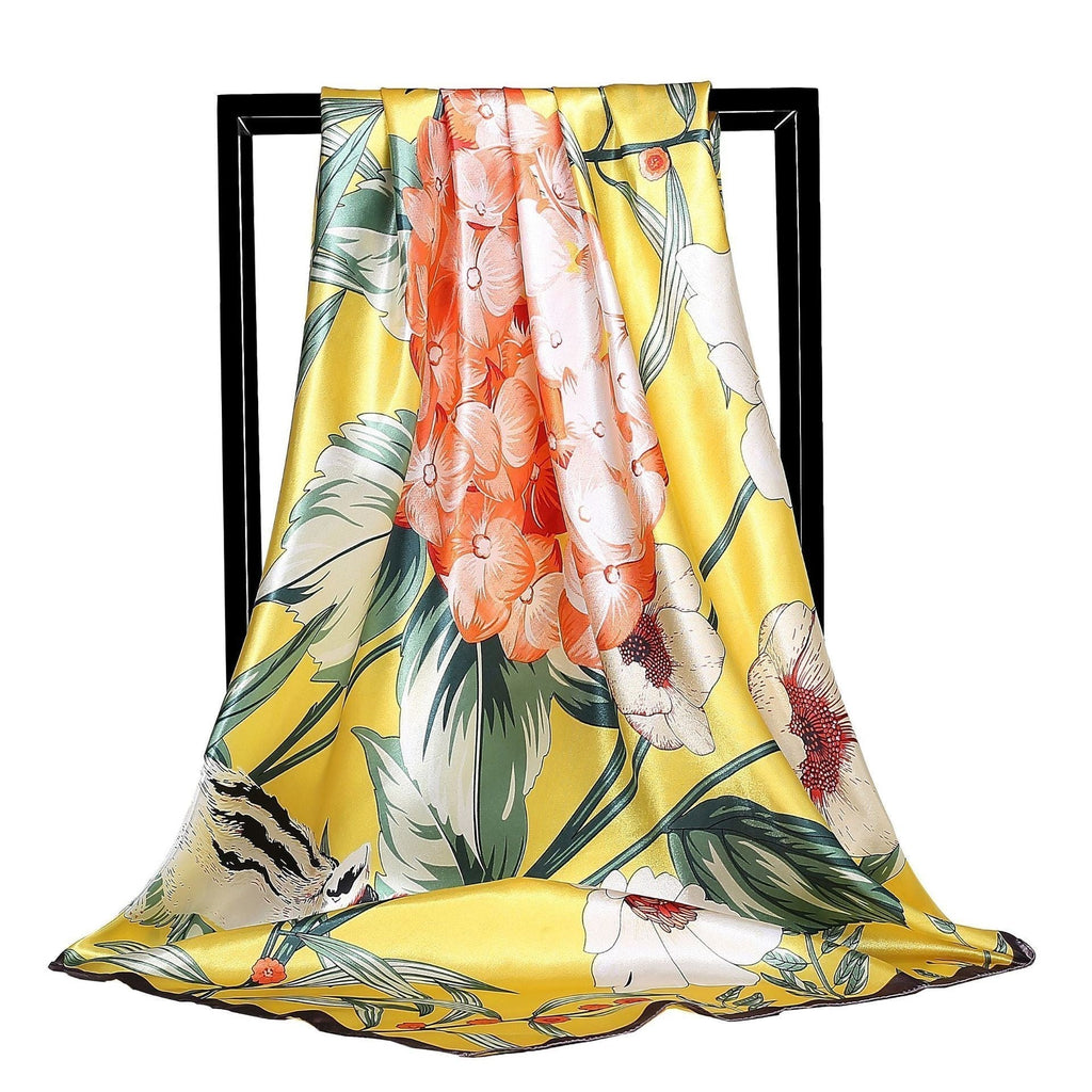 Foulard quadrato in seta effetto seta — versatile e raffinato