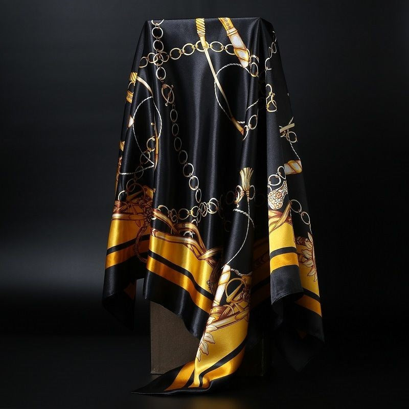 Foulard quadrato in seta effetto seta — versatile e raffinato