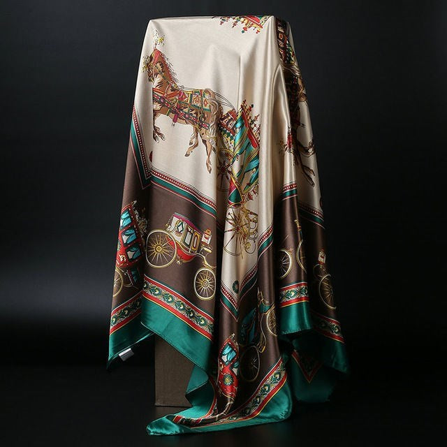 Foulard quadrato in seta effetto seta — versatile e raffinato