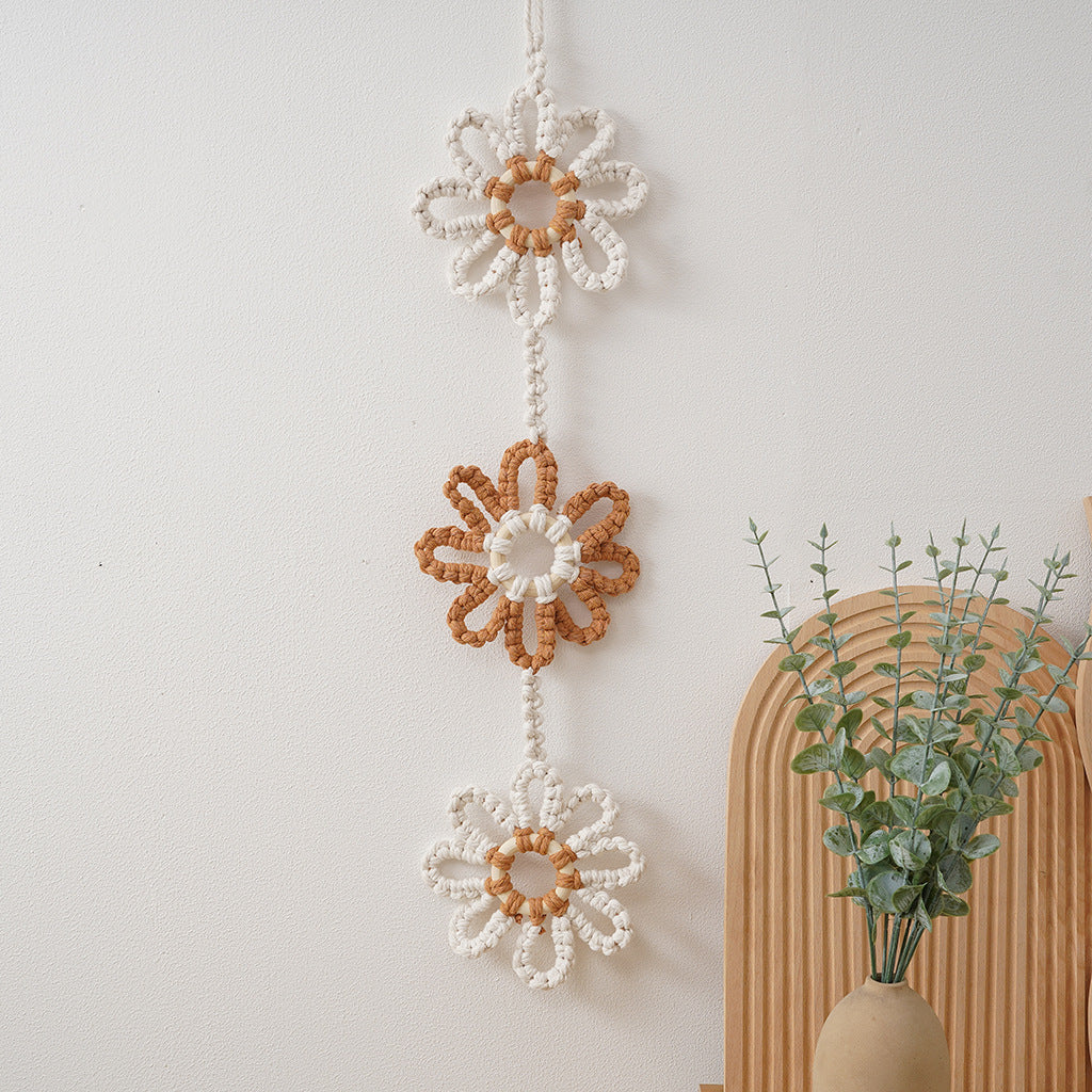 Ghirlanda decorativa macramè con fiori