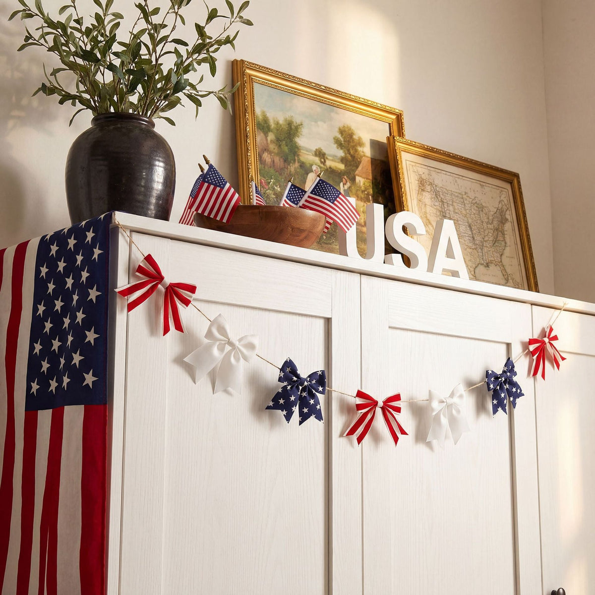 Ghirlanda decorativa unisex con fiocchi a righe e cordino in juta