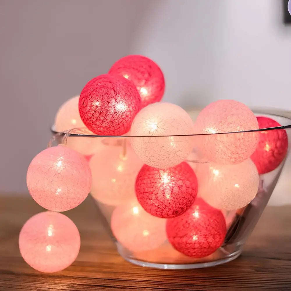 Ghirlanda luminosa con palline di cotone