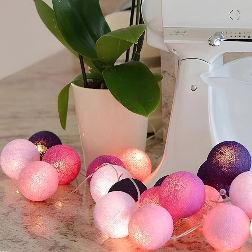 Ghirlanda luminosa con palline di cotone