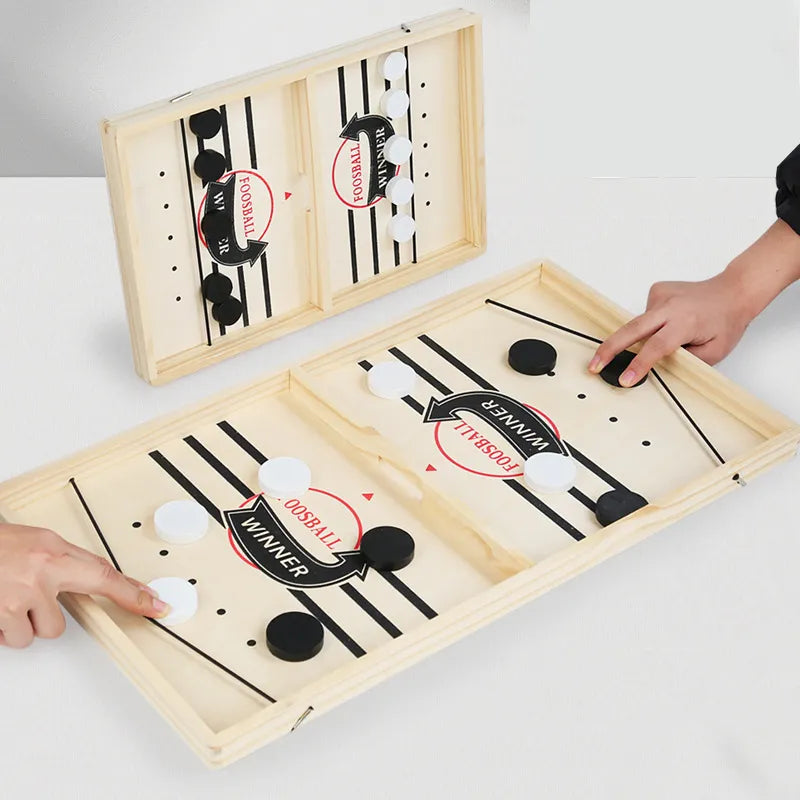 Gioco da tavolo con fionda e pedine