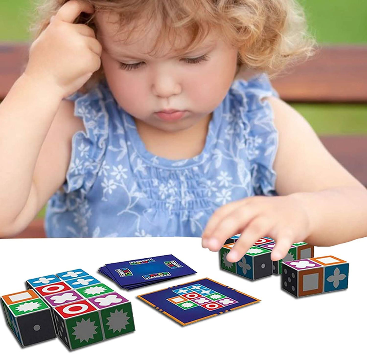 Gioco di costruzioni con blocchi colorati per bambini