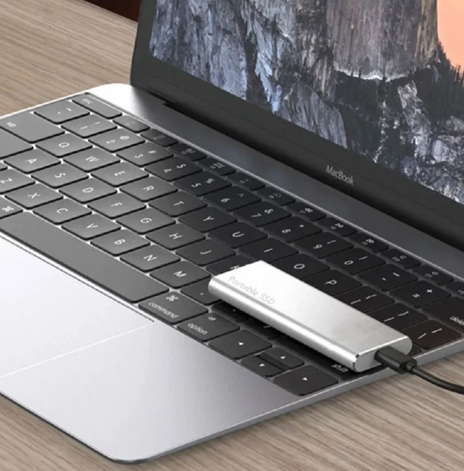 Hard disk esterno portatile USB-C da 4 TB per PC e Mac