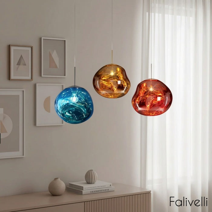 Jessamy | Lampada a sospensione globo in acrilico effetto fuso con finitura specchiata per sala da pranzo e cucina