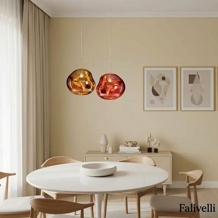 Jessamy | Lampada a sospensione globo in acrilico effetto fuso con finitura specchiata per sala da pranzo e cucina
