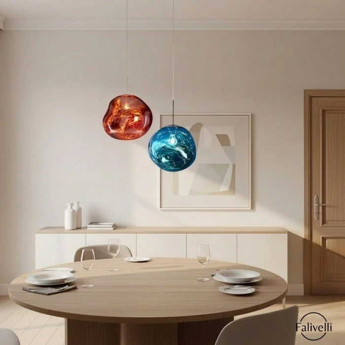 Jessamy | Lampada a sospensione globo in acrilico effetto fuso con finitura specchiata per sala da pranzo e cucina