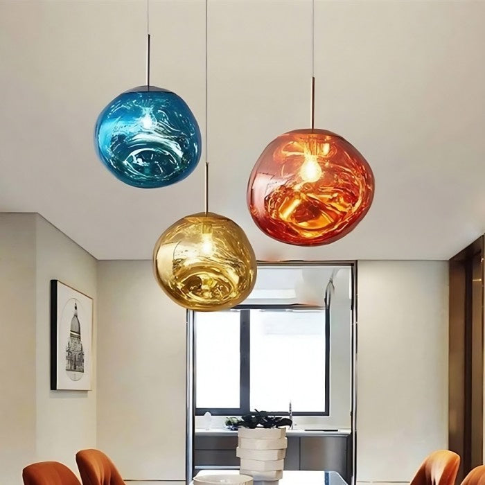 Jessamy | Lampada a sospensione globo in acrilico effetto fuso con finitura specchiata per sala da pranzo e cucina