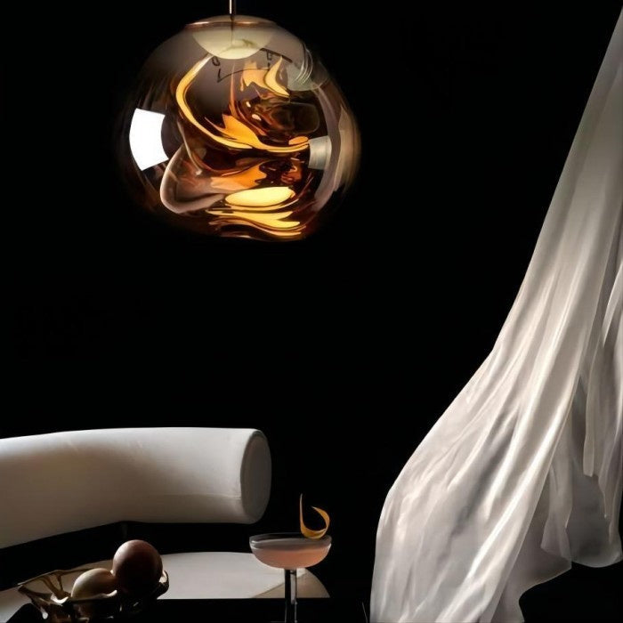 Jessamy | Lampada a sospensione globo in acrilico effetto fuso con finitura specchiata per sala da pranzo e cucina