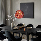 Jessamy | Lampada a sospensione globo in acrilico effetto fuso con finitura specchiata per sala da pranzo e cucina