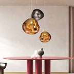 Jessamy | Lampada a sospensione globo in acrilico effetto fuso con finitura specchiata per sala da pranzo e cucina