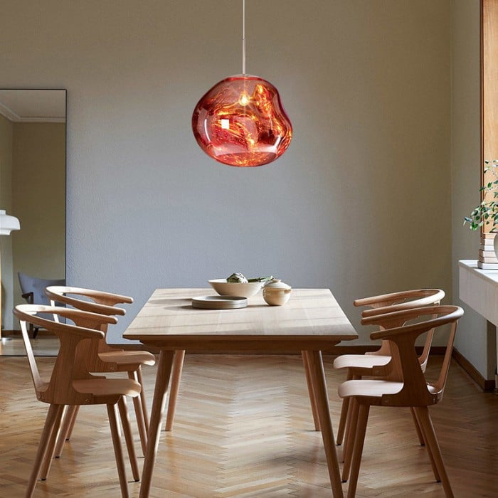 Jessamy | Lampada a sospensione globo in acrilico effetto fuso con finitura specchiata per sala da pranzo e cucina
