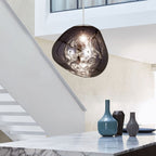 Jessamy | Lampada a sospensione globo in acrilico effetto fuso con finitura specchiata per sala da pranzo e cucina