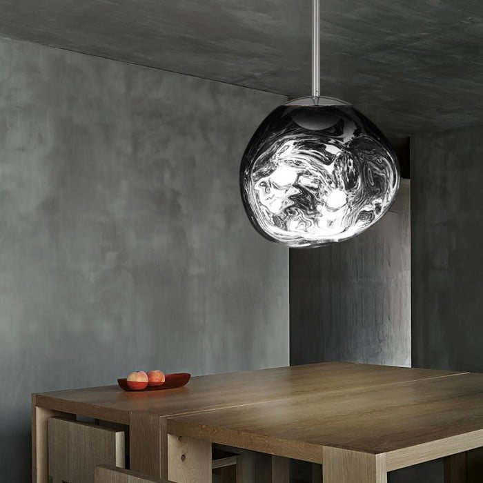 Jessamy | Lampada a sospensione globo in acrilico effetto fuso con finitura specchiata per sala da pranzo e cucina