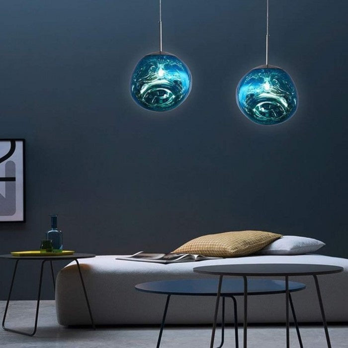 Jessamy | Lampada a sospensione globo in acrilico effetto fuso con finitura specchiata per sala da pranzo e cucina