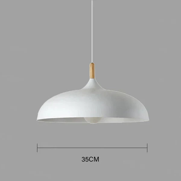 Lampada a soffitto in rovere scandinavo