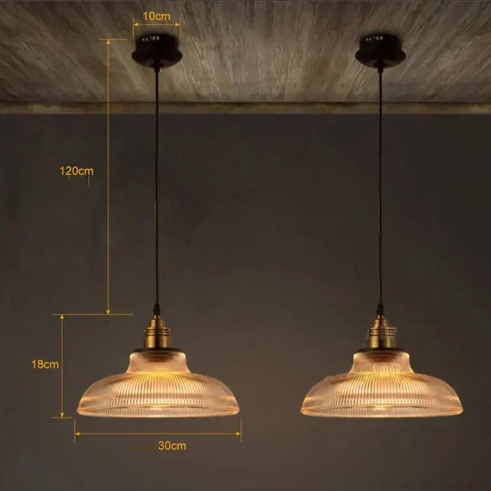 Lampada a sospensione in vetro con diffusione luminosa elegante