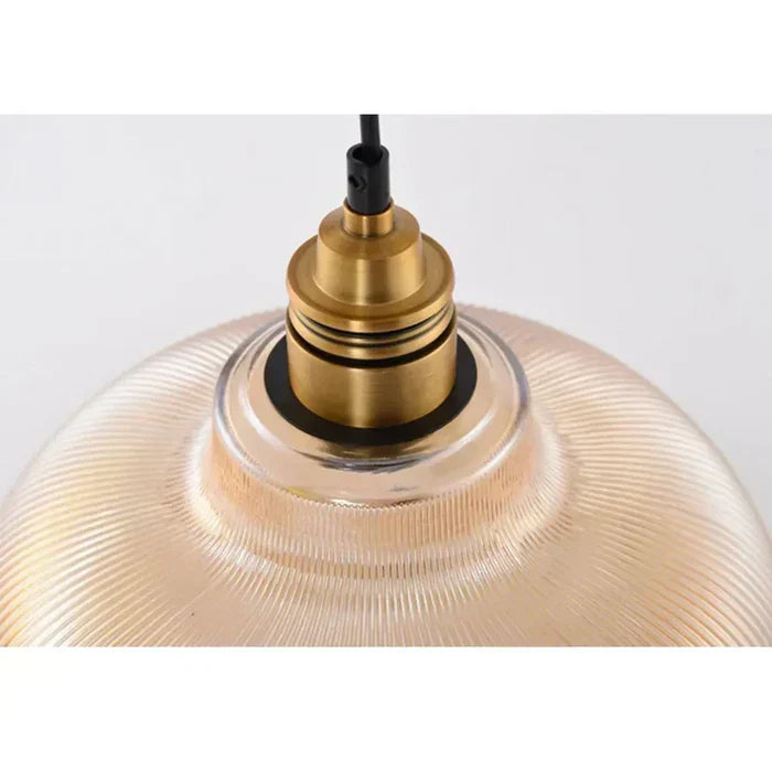 Lampada a sospensione in vetro con diffusione luminosa elegante