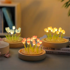 Lampada da comodino a tulipano LED fatta a mano per camera da letto e regalo