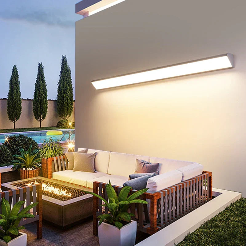 Lampada da parete LED per esterni in alluminio
