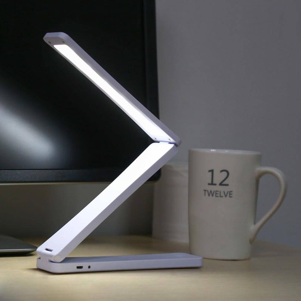 Lampada da scrivania LED con protezione occhi