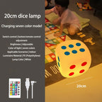 Lampada da tavolo a dado gigante con cassetti