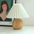 Lampada da tavolo classica con paralume pieghevole per luce calda