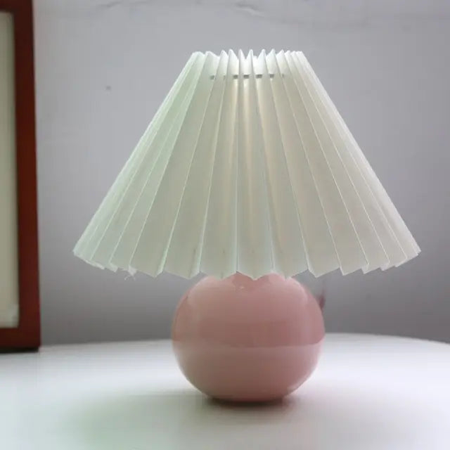 Lampada da tavolo classica con paralume pieghevole per luce calda
