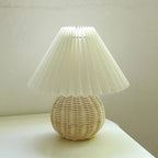 Lampada da tavolo classica con paralume pieghevole per luce calda
