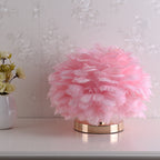 Lampada da tavolo con piume decorative per camera da letto