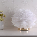 Lampada da tavolo con piume decorative per camera da letto