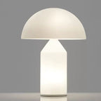 Lampada da tavolo moderna con cupola
