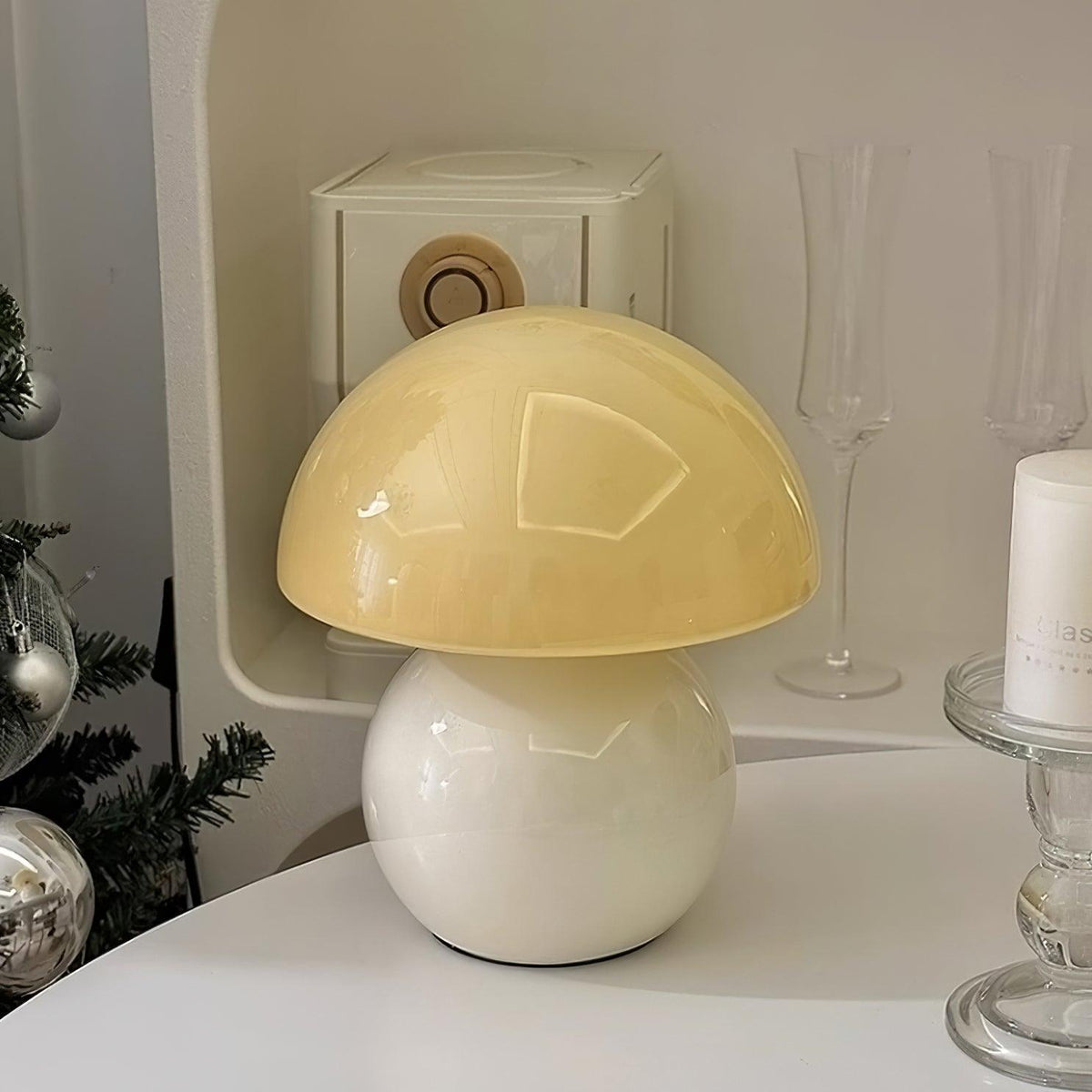 Lampada da tavolo moderna dal design minimalista
