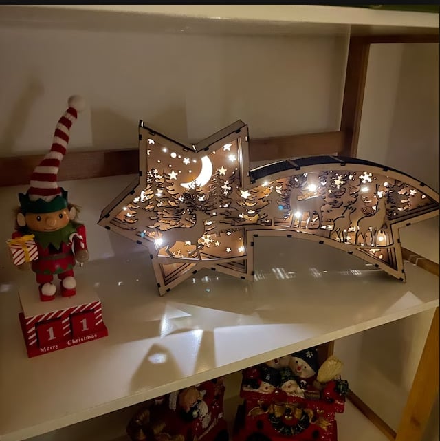 Lampada da tavolo natalizia in legno con LED a forma di stella
