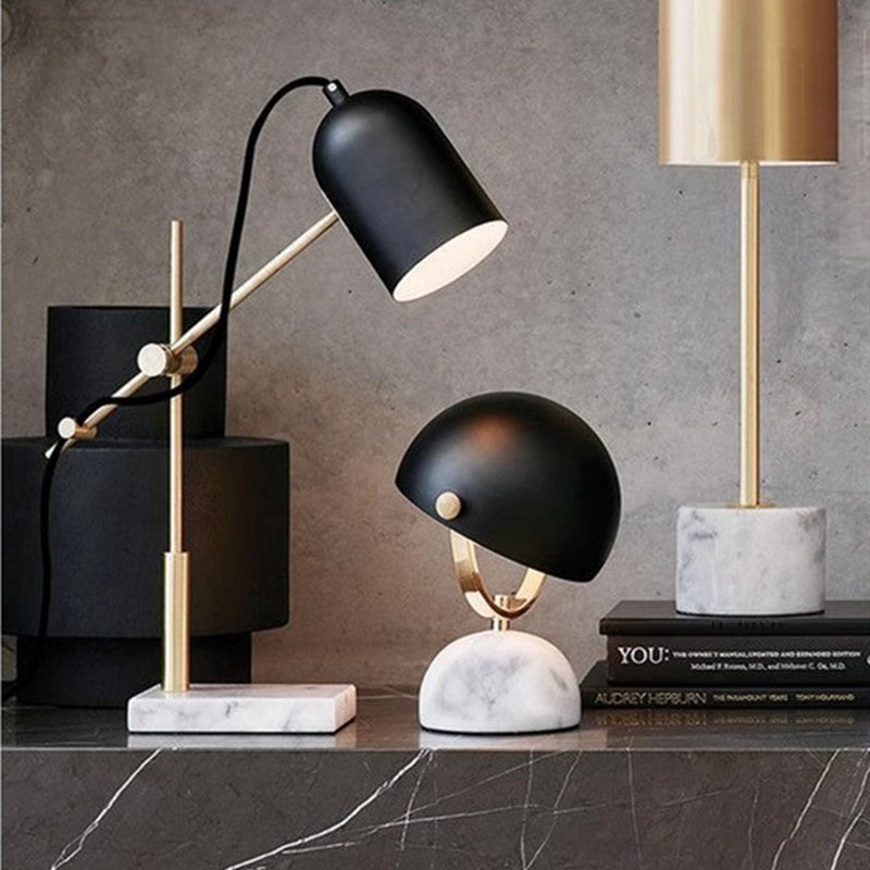Lampada da tavolo orientabile per scrivania