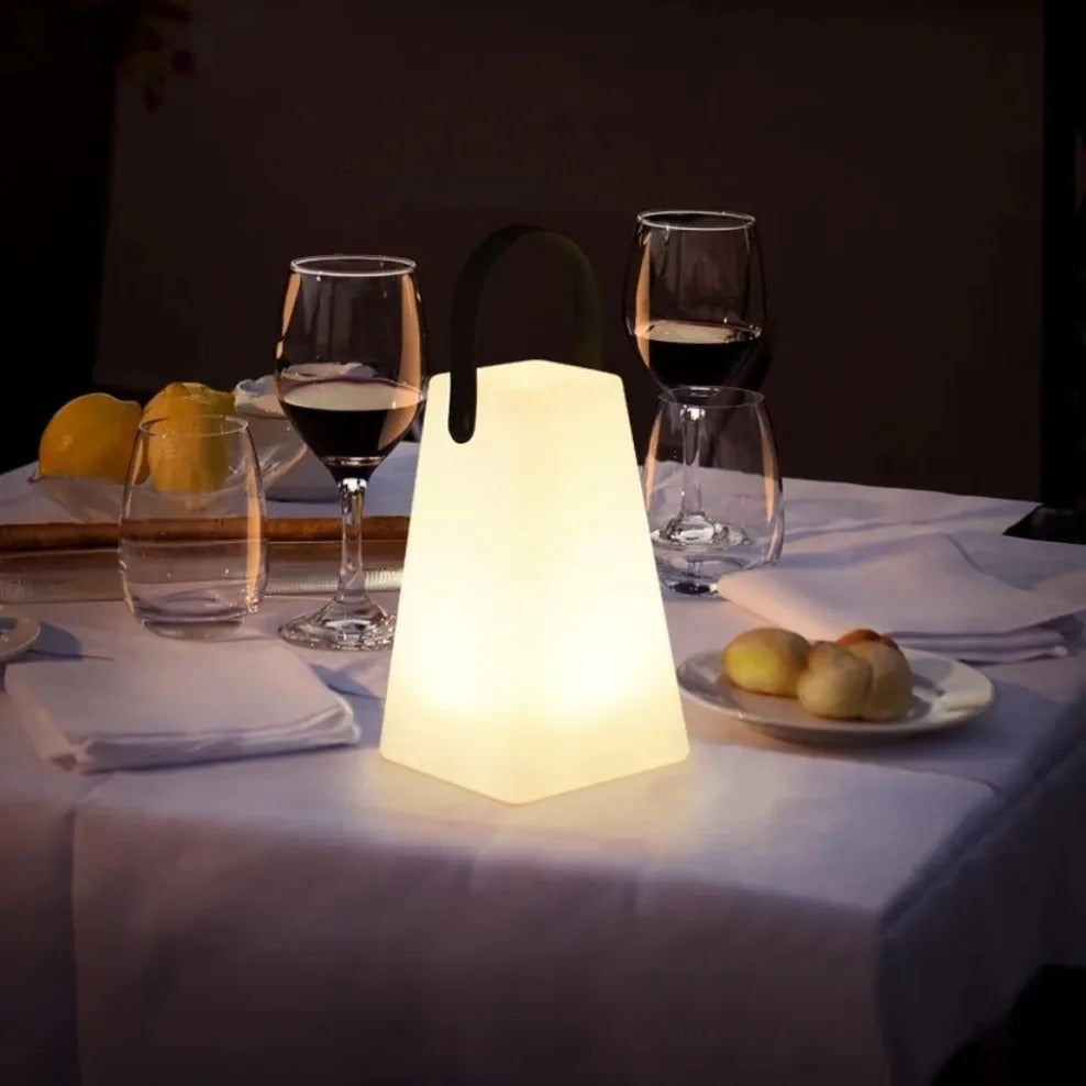 Lampada da tavolo portatile ricaricabile impermeabile con telecomando LuminaFusion