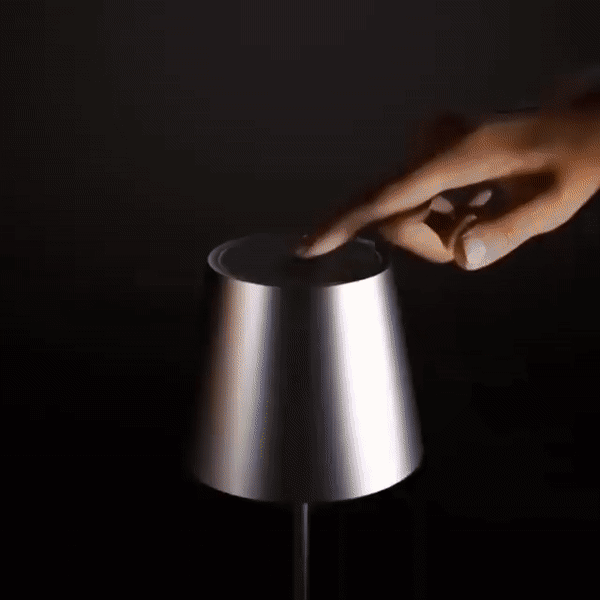 Lampada da tavolo senza fili dimmerabile a LED con design minimalista AuraTable