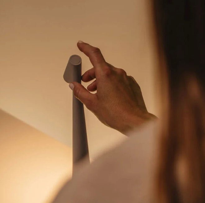 Lampada da terra LED wireless moderna