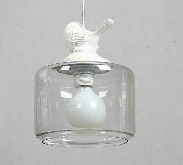 Lampadario moderno con uccellini e paralume in vetro