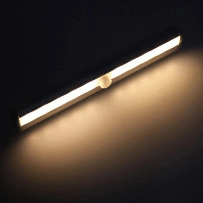 Luce LED con sensore di movimento per armadi e mobili