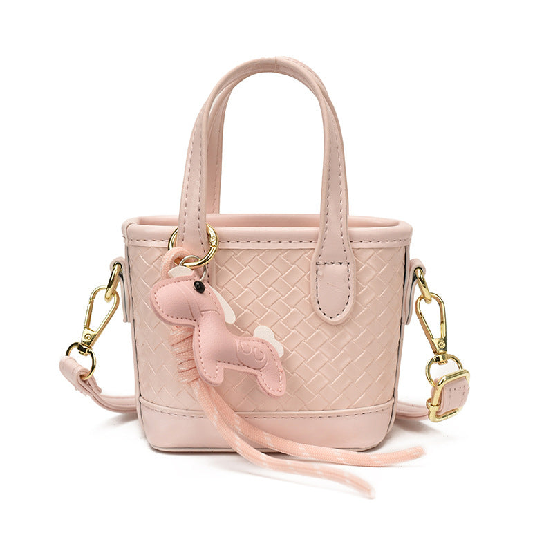 Mini borsa intrecciata con charm