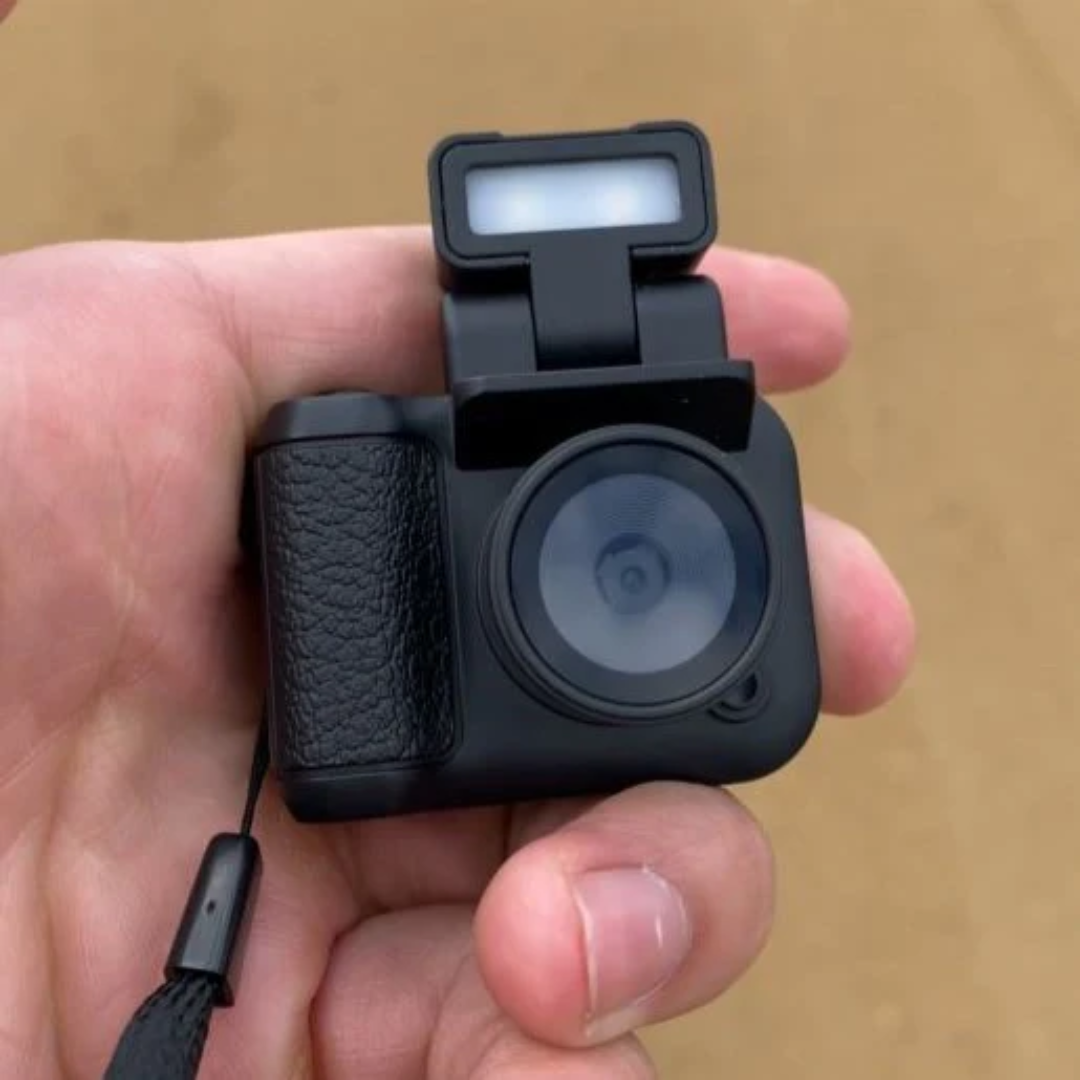 Mini fotocamera vintage per fotografia nostalgica