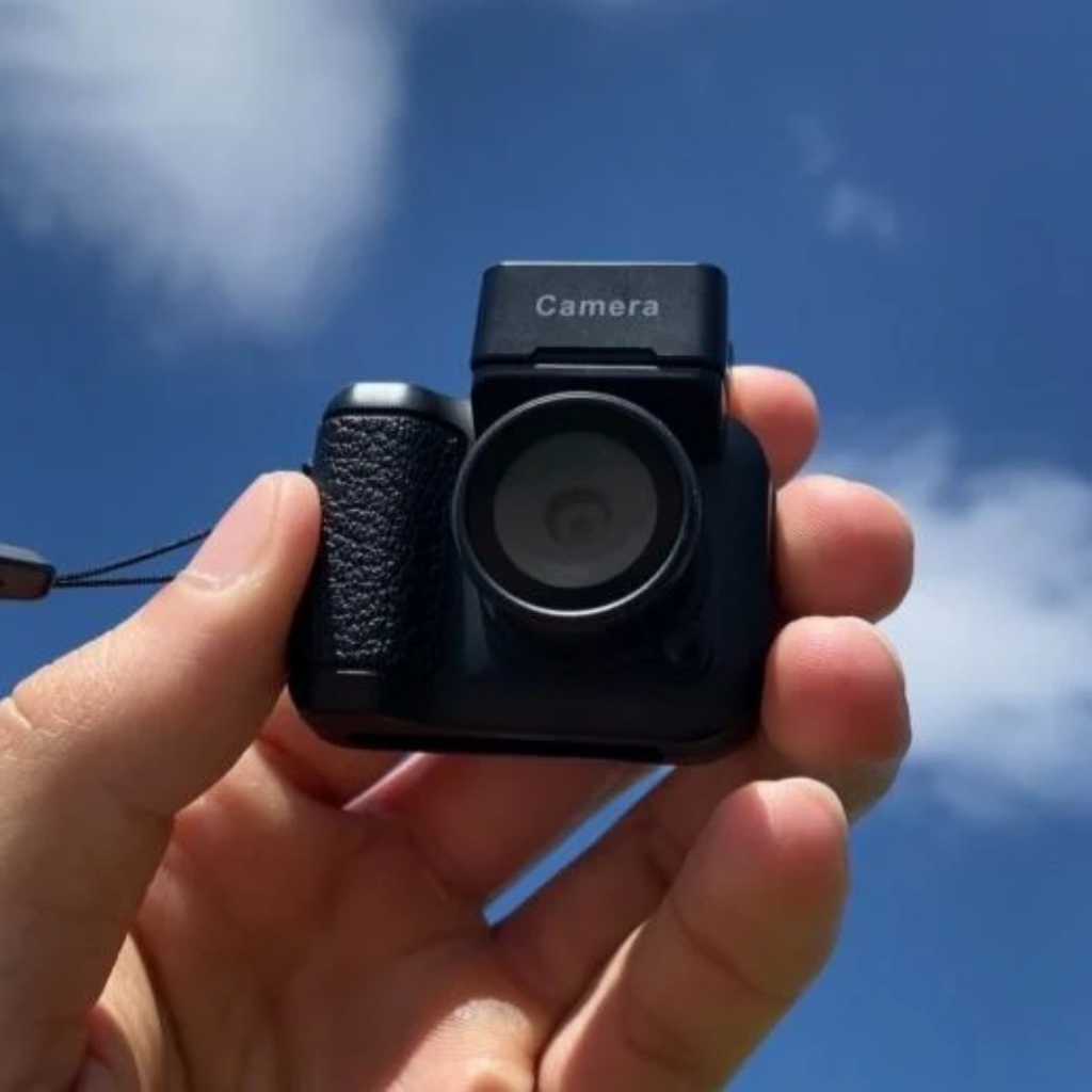 Mini fotocamera vintage per fotografia nostalgica
