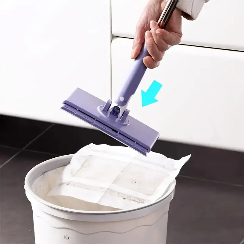 Mocio pratico con strizzatore integrato